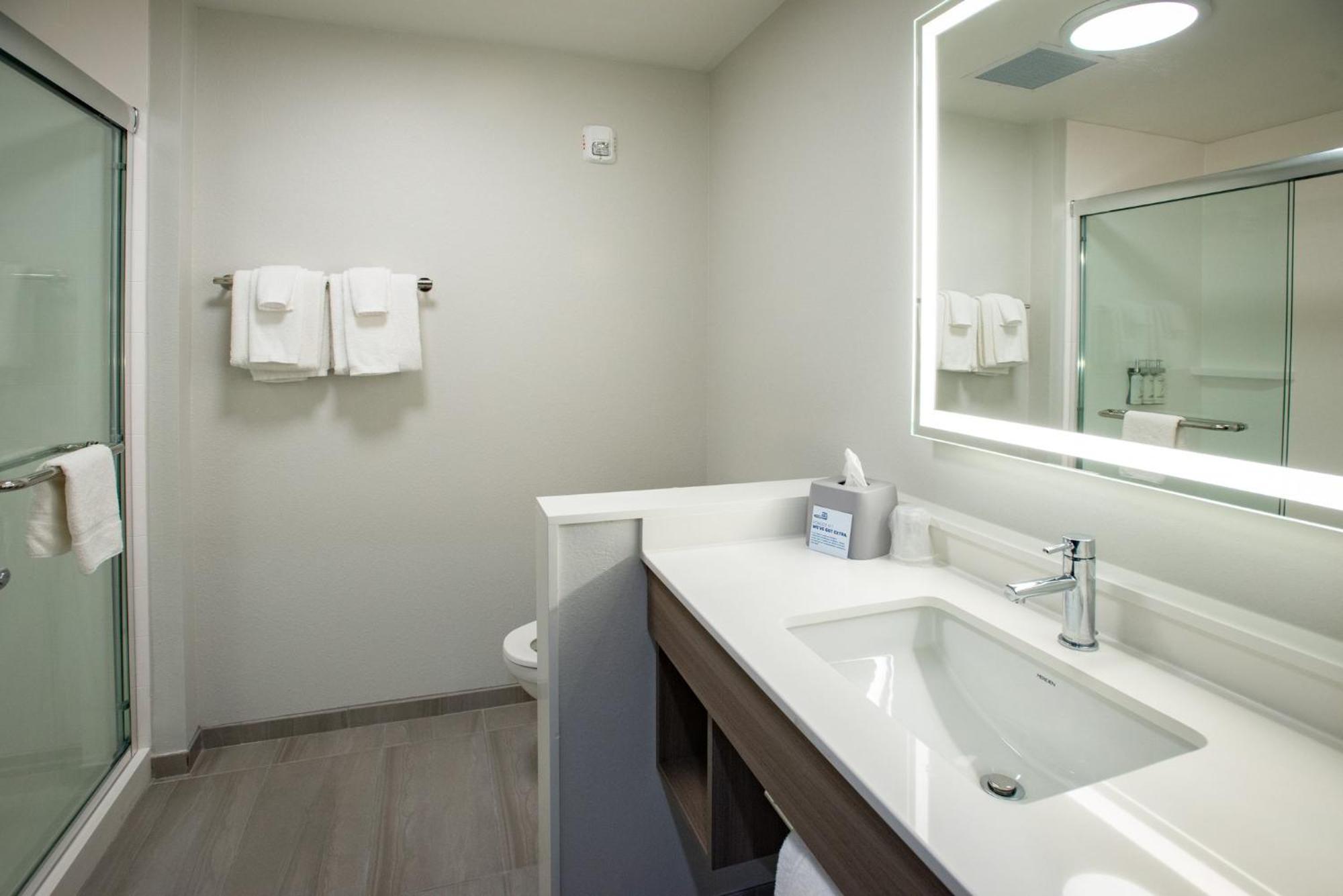 Holiday Inn Express & Suites Pensacola Airport North - I-10 By Ihg Ferry Pass Kültér fotó