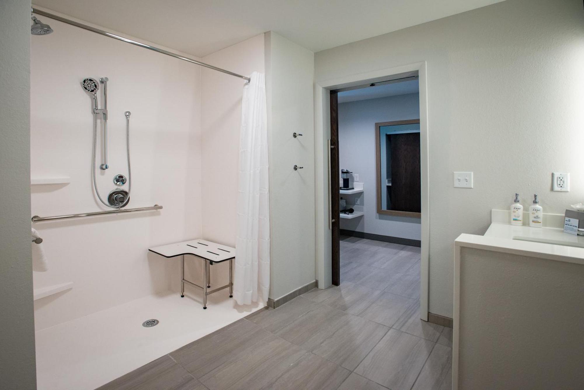 Holiday Inn Express & Suites Pensacola Airport North - I-10 By Ihg Ferry Pass Kültér fotó